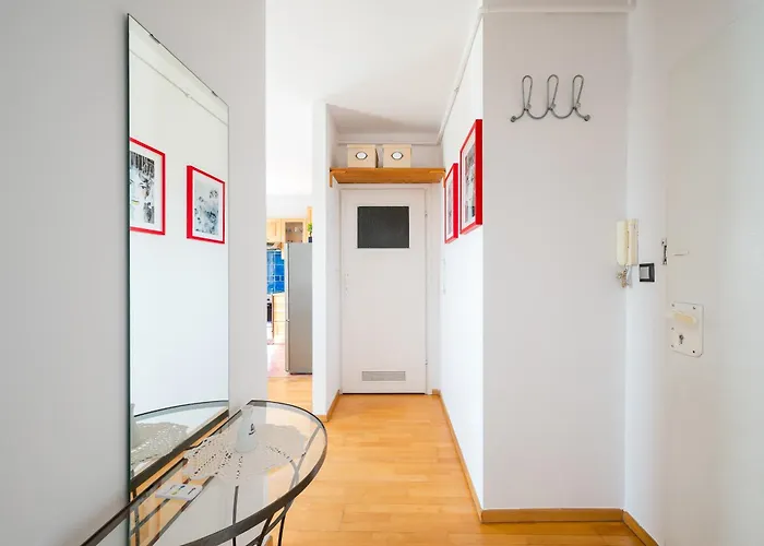 Metro Plocka 10th Floor View By Bookinghost Lejlighed *